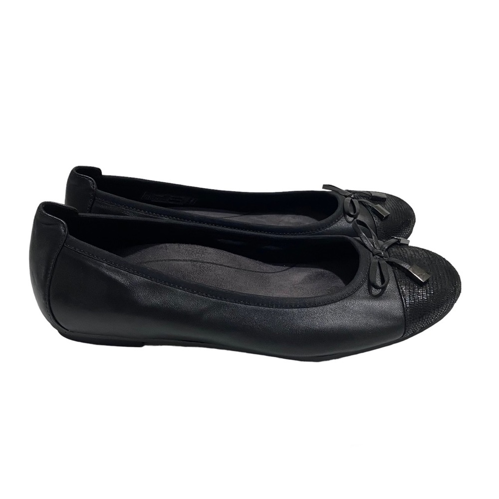 Vionic Black Flats with Bow Detail